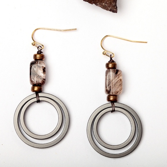Natural stone and hematite earrings - Picture 1 of 4